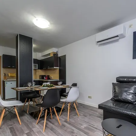 Paradise Relax בנסקו